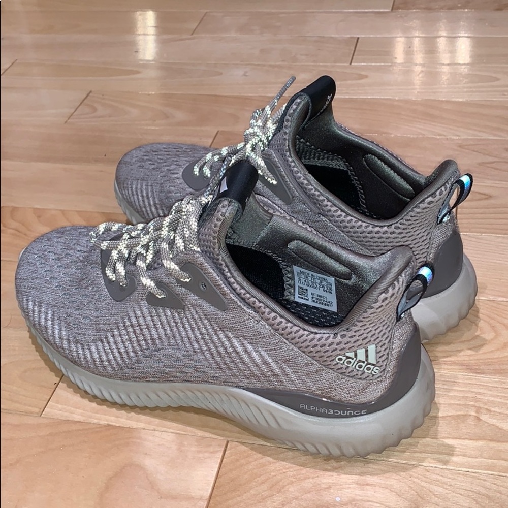 Alphabounce engineered mesh beige adidas sneakers